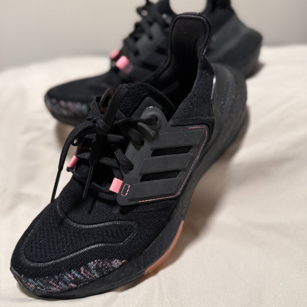 Adidas Ultraboost 22 Parley GX5927 Women’s 7 “Black Beam Pink”